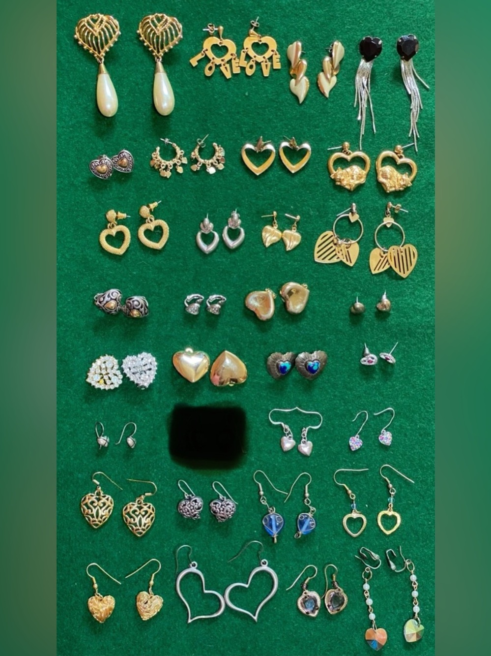 Vintage heart shaped earrings lot of 30 pieces!